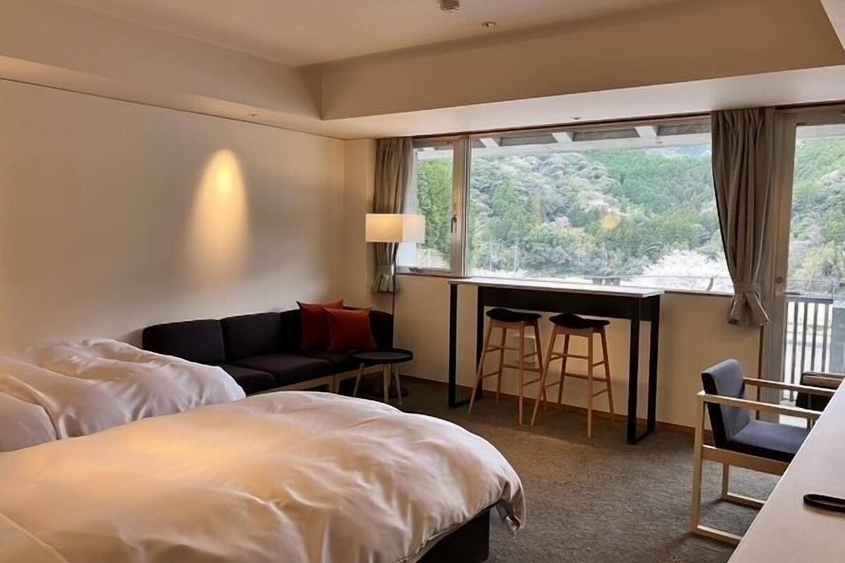 In-room safe, blackout drapes, soundproofing, WiFi (free)