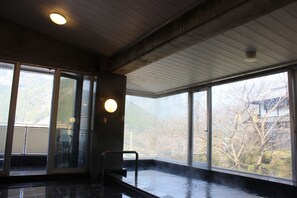 Indoor spa tub