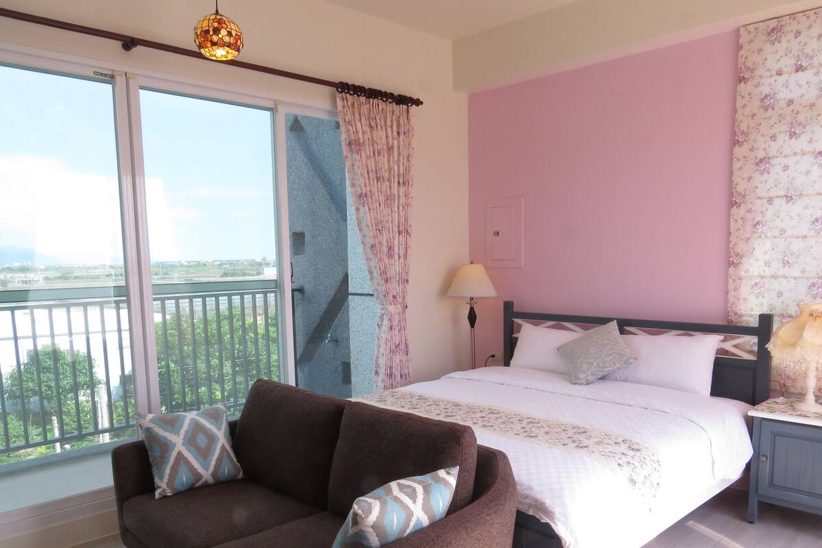 Deluxe Double Room | Peralatan tempat tidur premium, kalis bunyi, Wi-fi percuma, cadar katil 