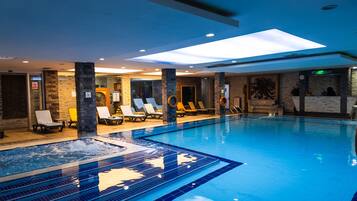 Kolam renang tertutup, kolam renang terbuka bermusim, kabana percuma