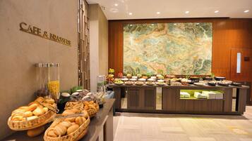 包每日自助早餐