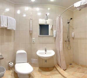 Economy Twin Room | Bathroom | Shower, free toiletries, hair dryer, towels