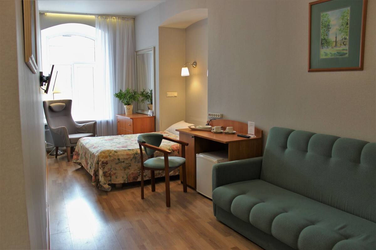 Standard Triple Room, City View