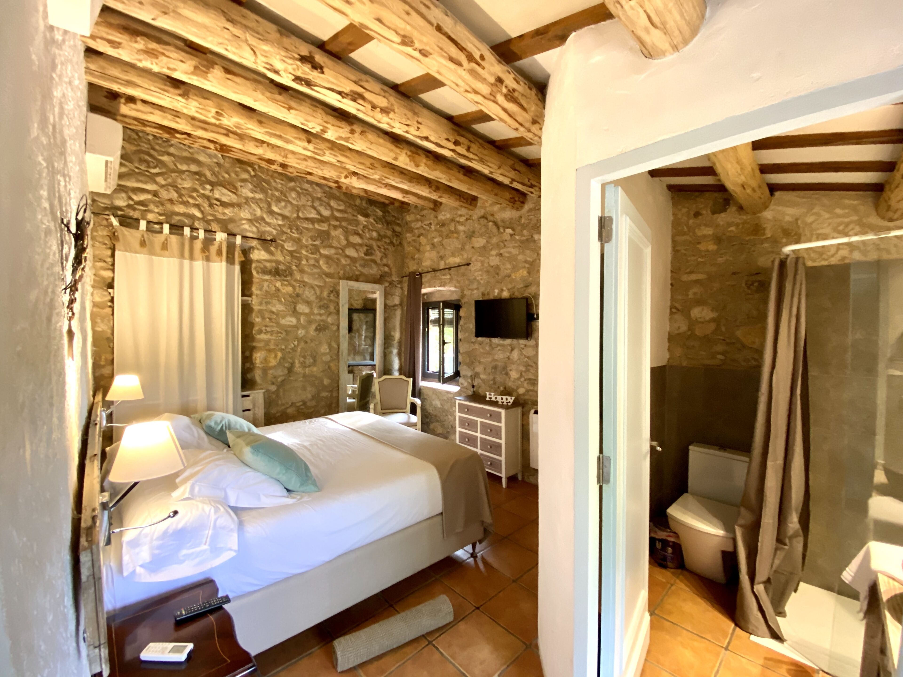 basic double room | egyptian cotton sheets, premium bedding, in-room safe, blackout curtains