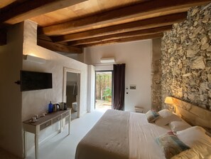 Exclusive Room | Egyptian cotton sheets, premium bedding, in-room safe, blackout drapes - Hotel Mas Carreras 1846 (Bordils)