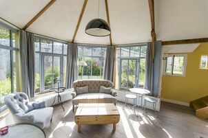 Cottage Romantique, 1 chambre | Literie de qualité supérieure, surmatelas, minibar