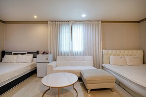 Family Room, 1 Bedroom, Non Smoking, City View | Premium bedding, soundproofing, free WiFi, wheelchair access - Sense Motel (Busan)
