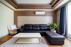 Family Apartment, 2 Bedrooms, Non Smoking, City View | Premium bedding, soundproofing, free WiFi, wheelchair access - Sense Motel (Busan)
