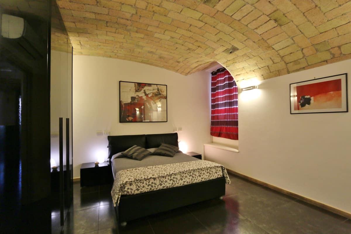 Suite | Een gratis minibar, een kluis op de kamer, een bureau
