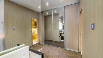 Presidential Suite, Jetted Tub, City View | Minibar, in-room safe, desk, soundproofing