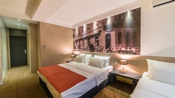 Chambre Standard Double ou avec lits jumeaux, 1 chambre, accessible aux personnes à mobilité réduite | Minibar, coffres-forts dans les chambres, bureau, chambres insonorisées