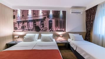 Standard Double or Twin Room, 1 Bedroom, Accessible | Minibar, in-room safe, desk, soundproofing