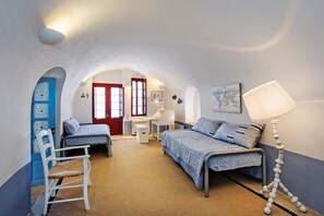 Villa | Area soggiorno | TV a schermo piatto, lettore DVD