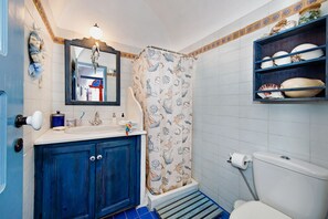 Villa | Bagno | Doccia, set di cortesia gratuito, asciugacapelli, asciugamani