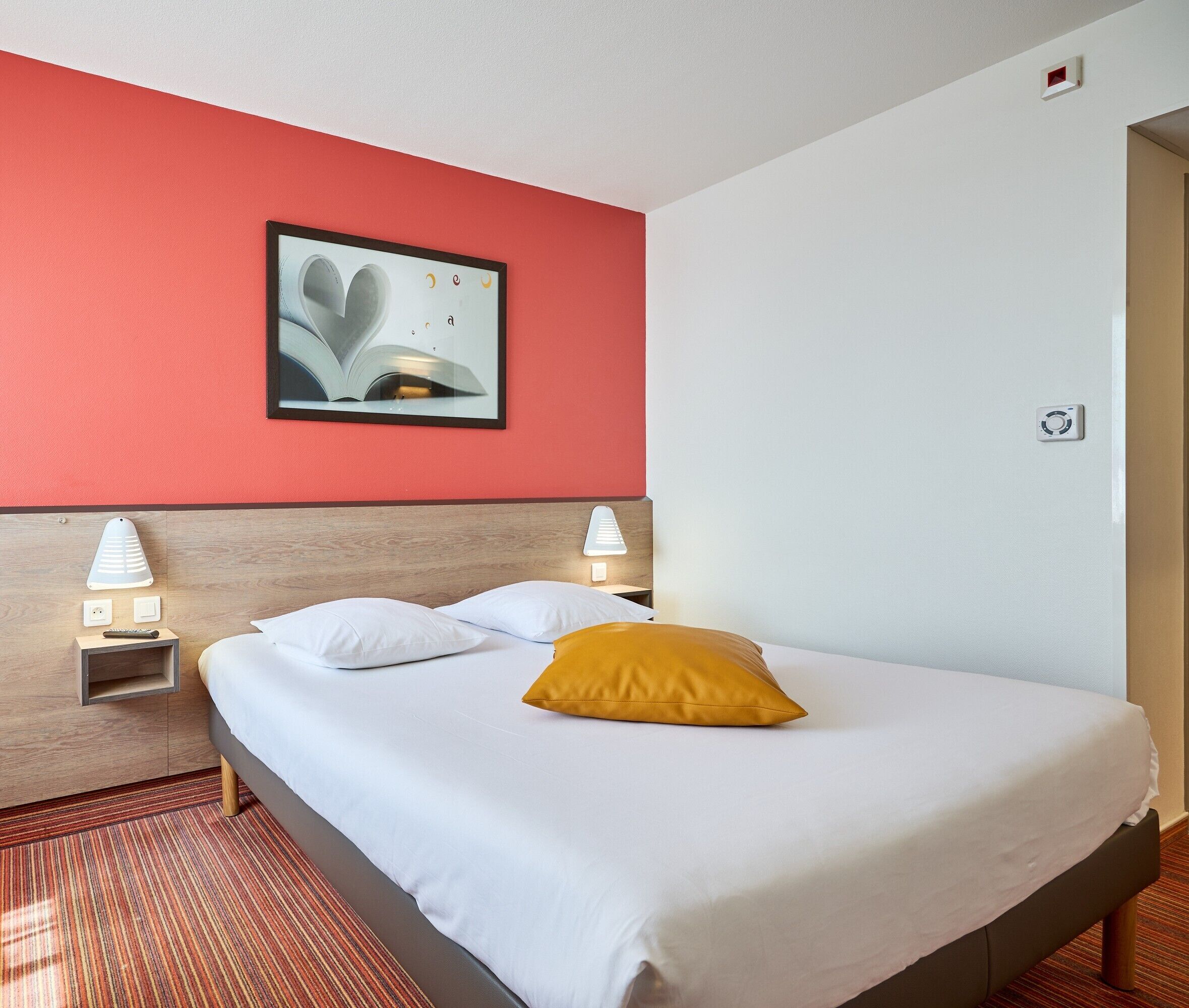 Standard Double Room | Premium bedding, desk, free cribs/infant beds, free WiFi