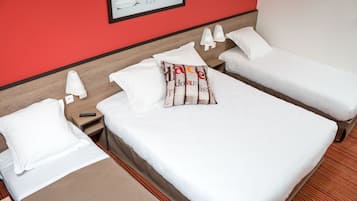 Premium bedding, desk, free cribs/infant beds, free WiFi