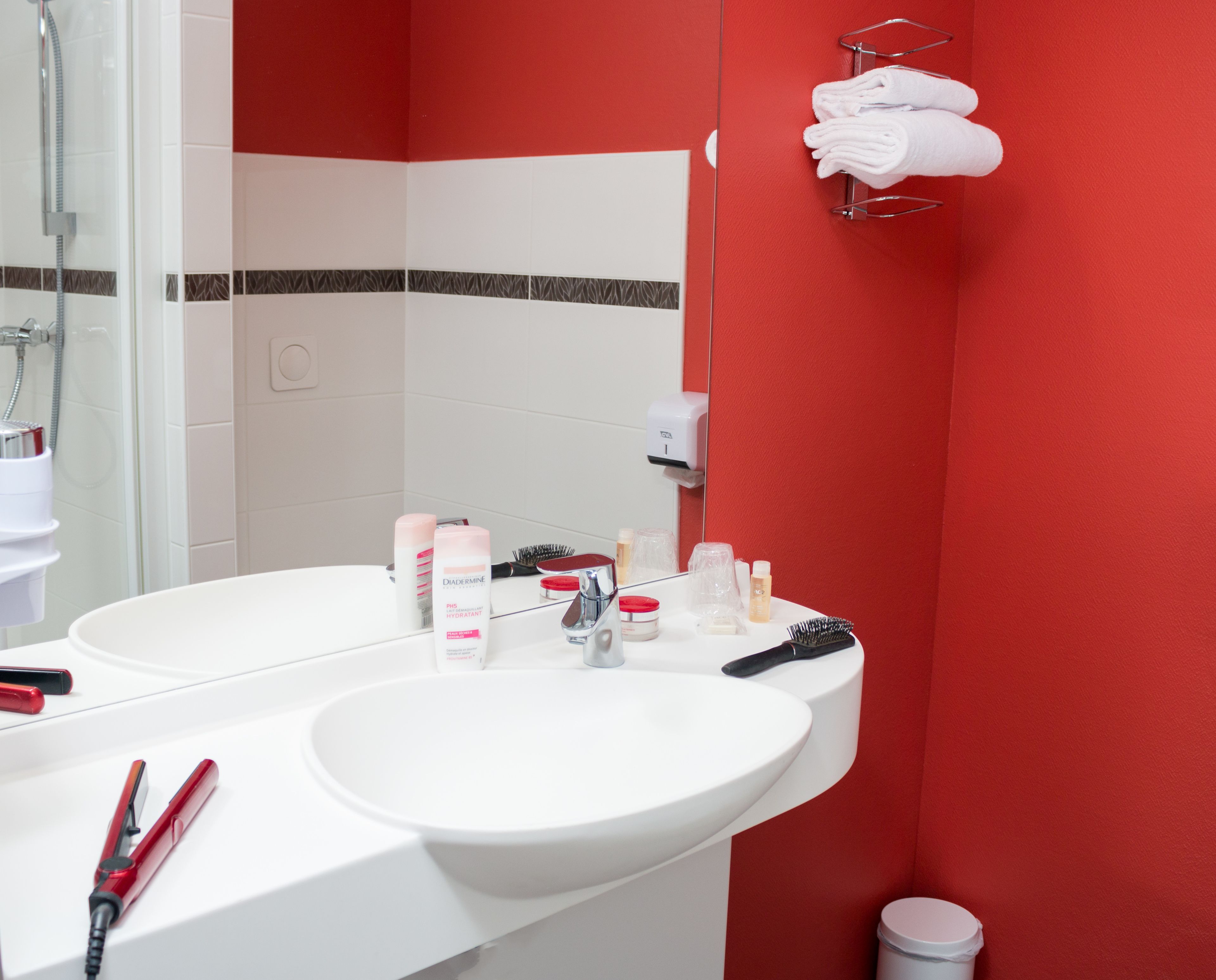 shower, free toiletries, hair dryer, towels