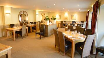 Frühstück, Mittagessen, Abendessen, britische Küche