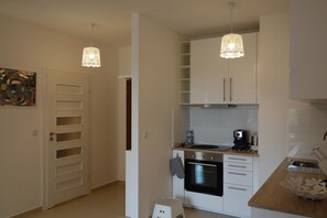 Apartment, 1 Bedroom, Park View | Private kitchenette | Fridge, oven, stovetop, dishwasher - 1 bedroom Francuska Park Apartment (Katowice)