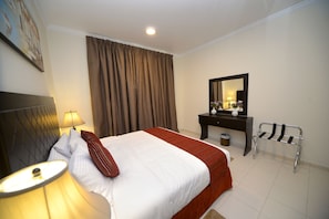 In-room safe, soundproofing, iron/ironing board, free WiFi