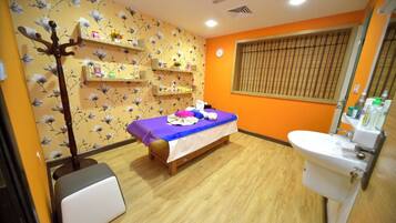 Couples treatment rooms, steam room, body treatments, hot stone massages