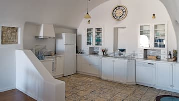 Villa, 4 Bedrooms | Private kitchen | Full-sized fridge, microwave, oven, stovetop