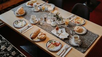 Daily buffet breakfast (EUR 9 per person)