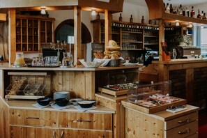 Daily buffet breakfast for a fee - Gästehaus Feldkirchen (Feldkirchen bei Graz)