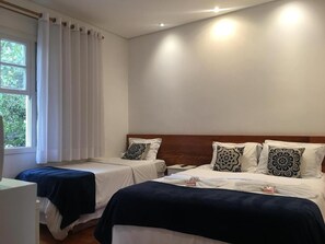 Minibar, màn/rèm cản sáng, truy cập Internet không dây miễn phí 