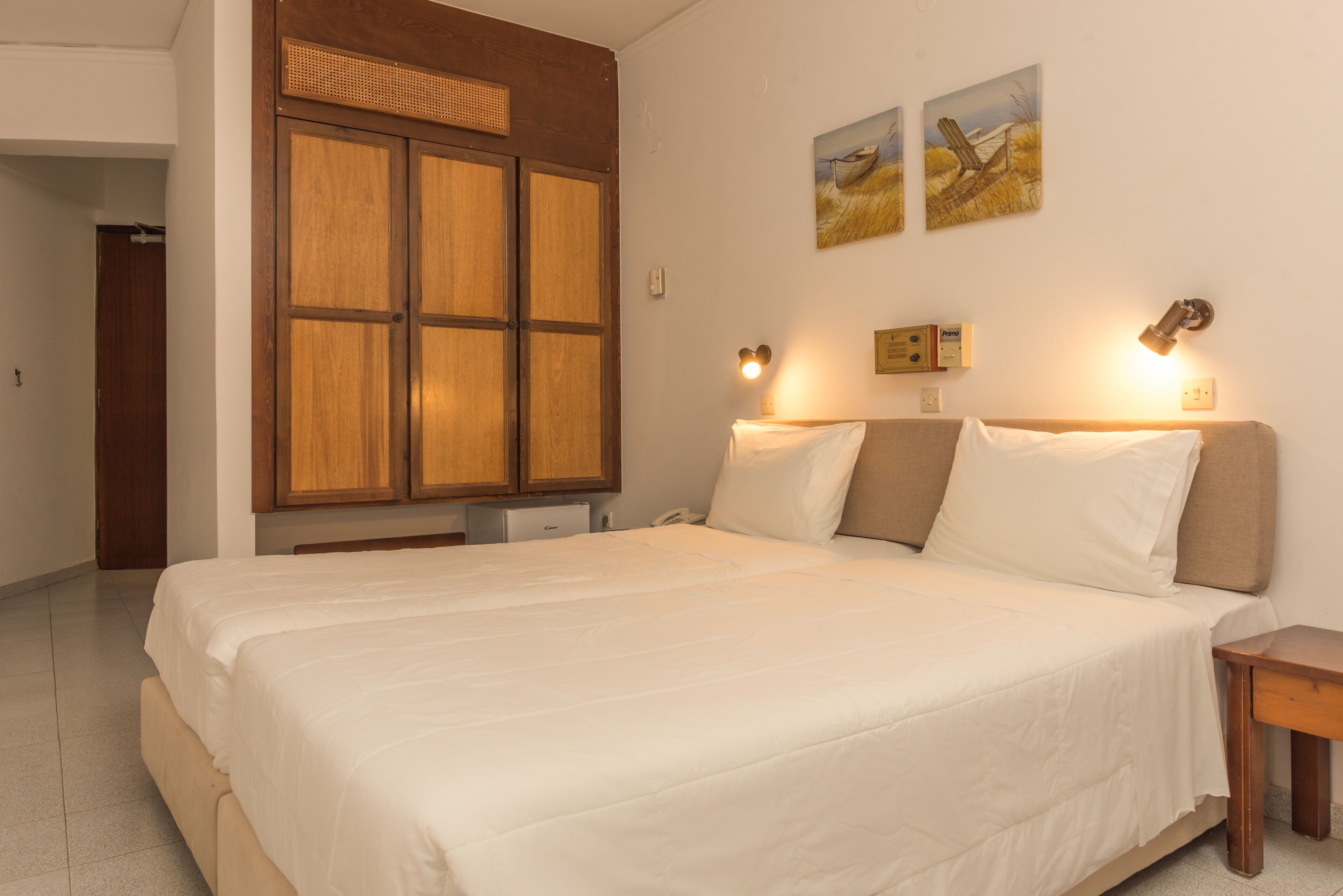 economy twin room | bed sheets