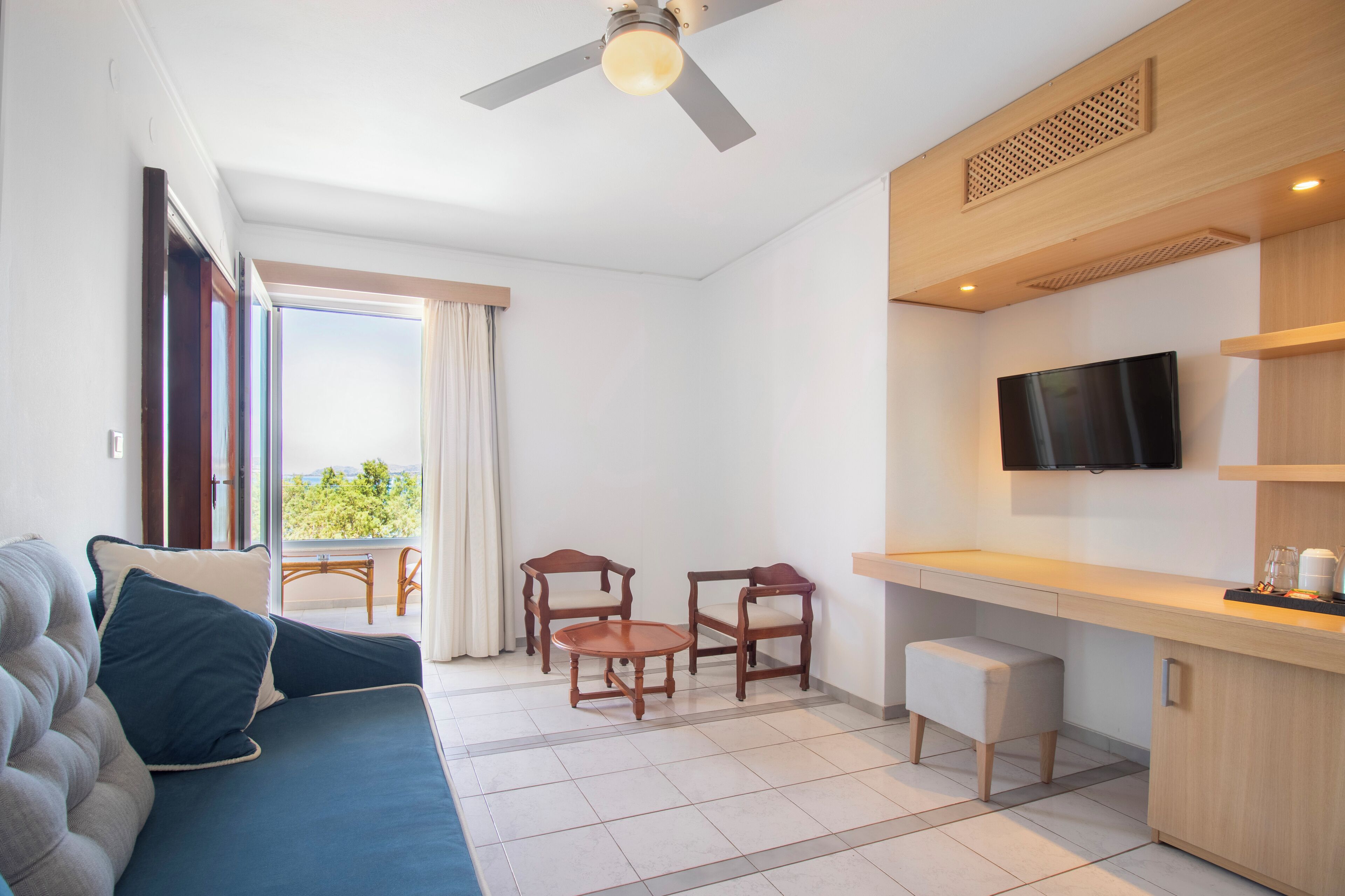 suite, balcony, sea view | bed sheets