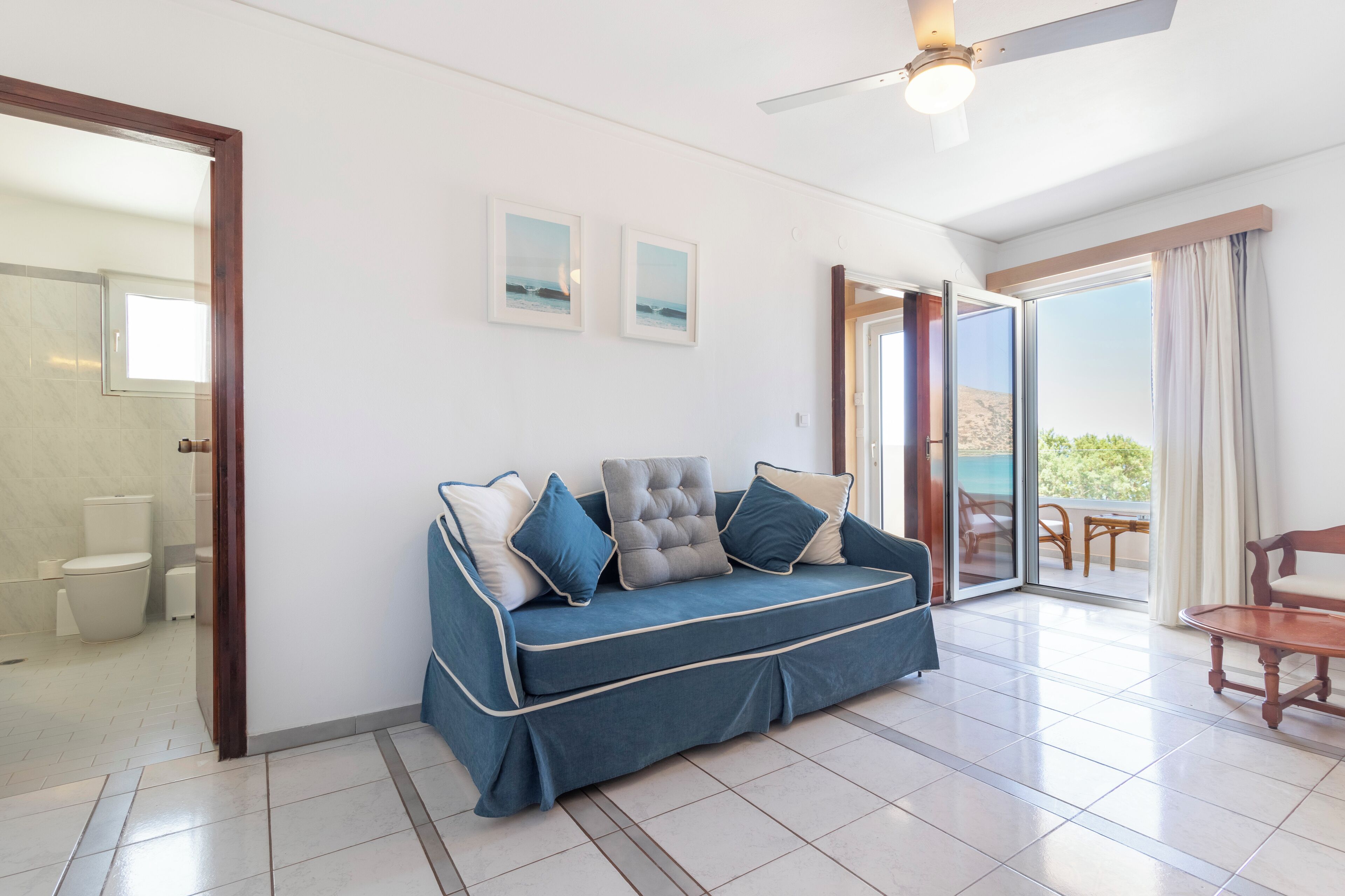 suite, balcony, sea view | bed sheets