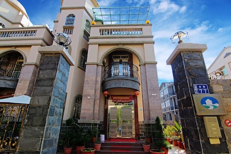 Fachada de la propiedad