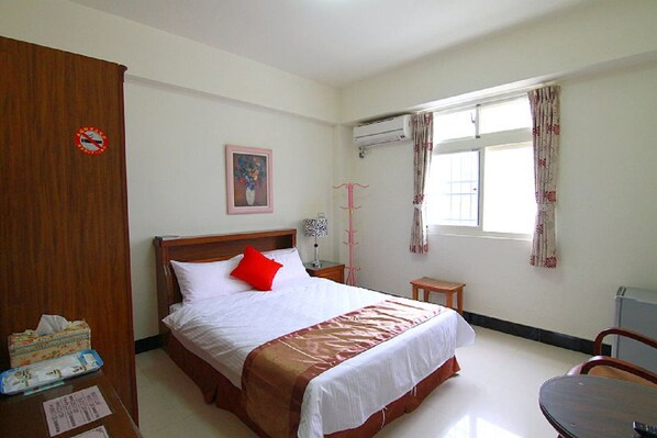 Habitación doble | Escritorio, cortinas blackout, insonorización y wifi gratis 