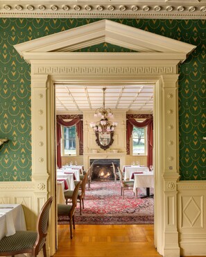 Déjeuner et souper servis sur place, cuisine américaine