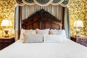 Suíte superluxo, 1 cama King | Roupas de cama premium, cofres nos quartos, quartos à prova de som