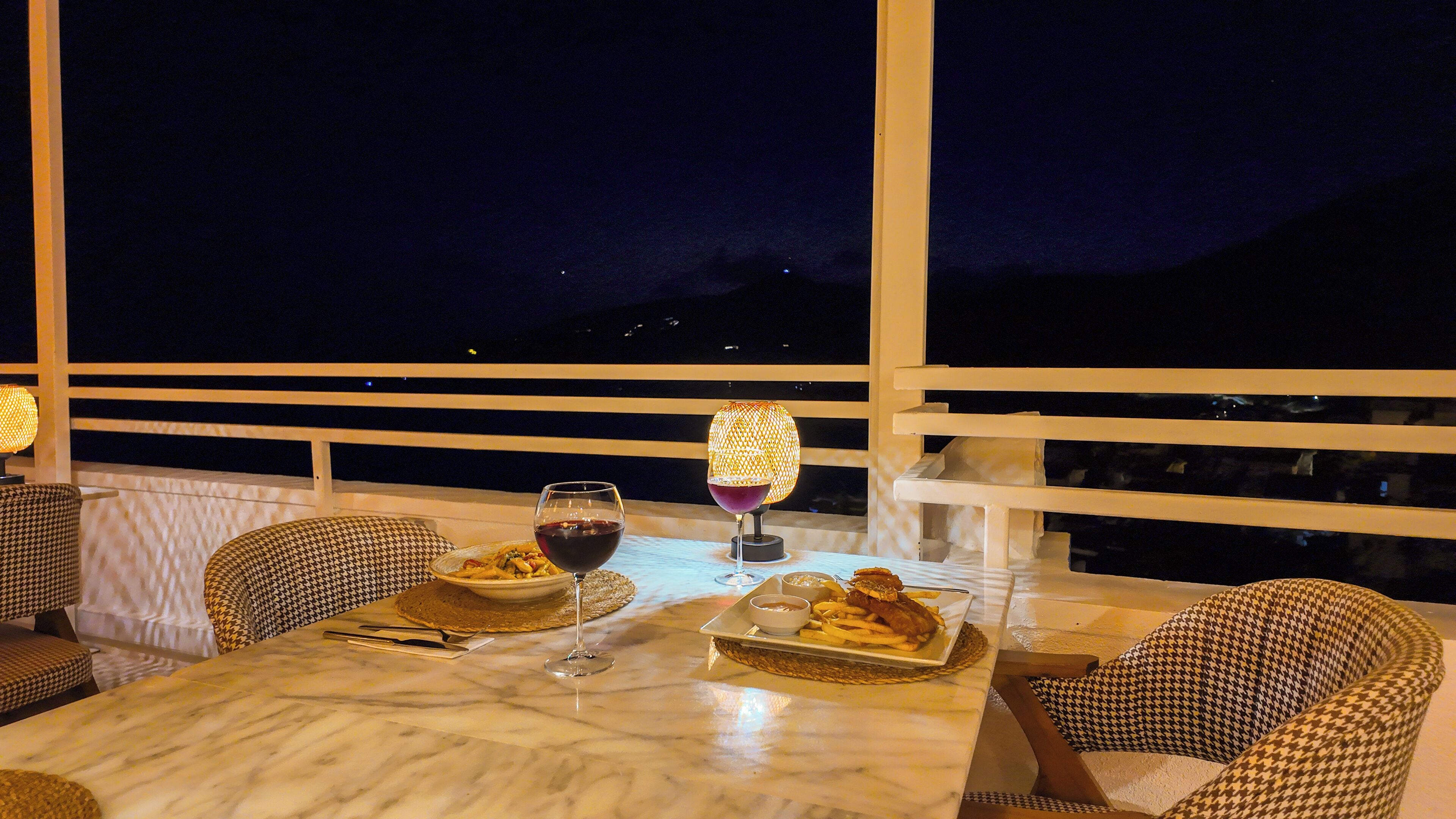 2 restaurants, breakfast, lunch, dinner served; turkish cuisine