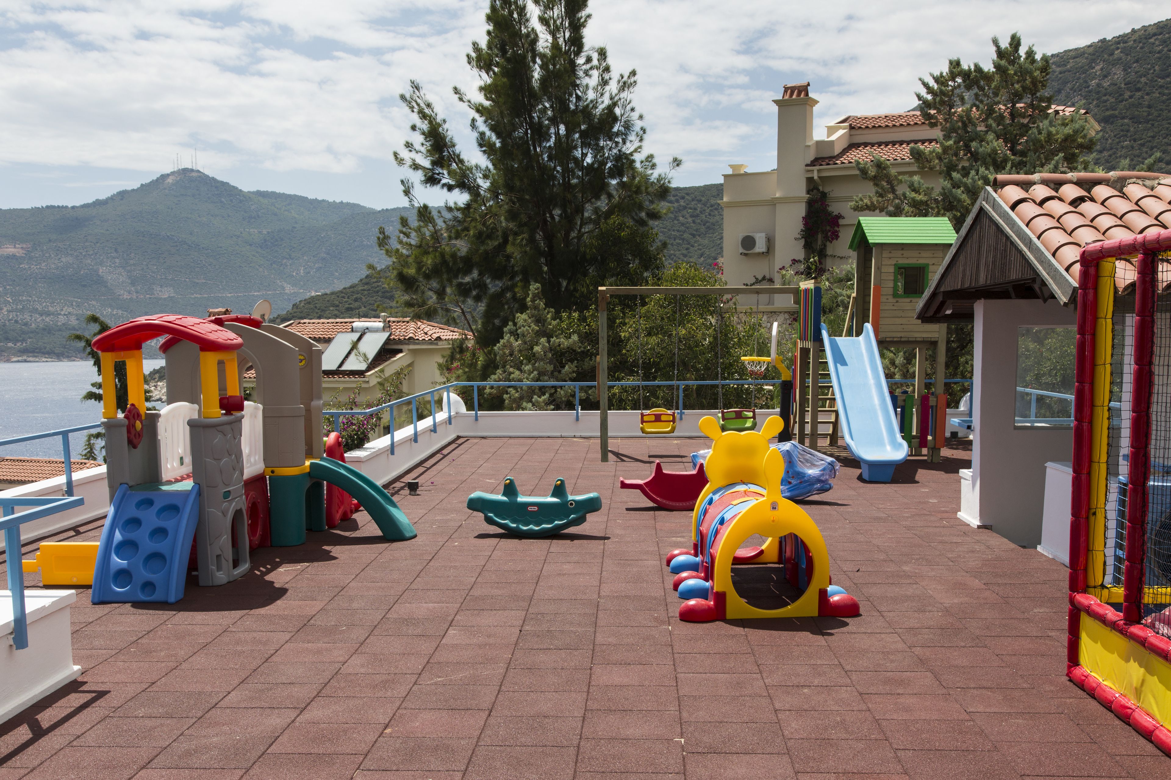 children’s play area – outdoor