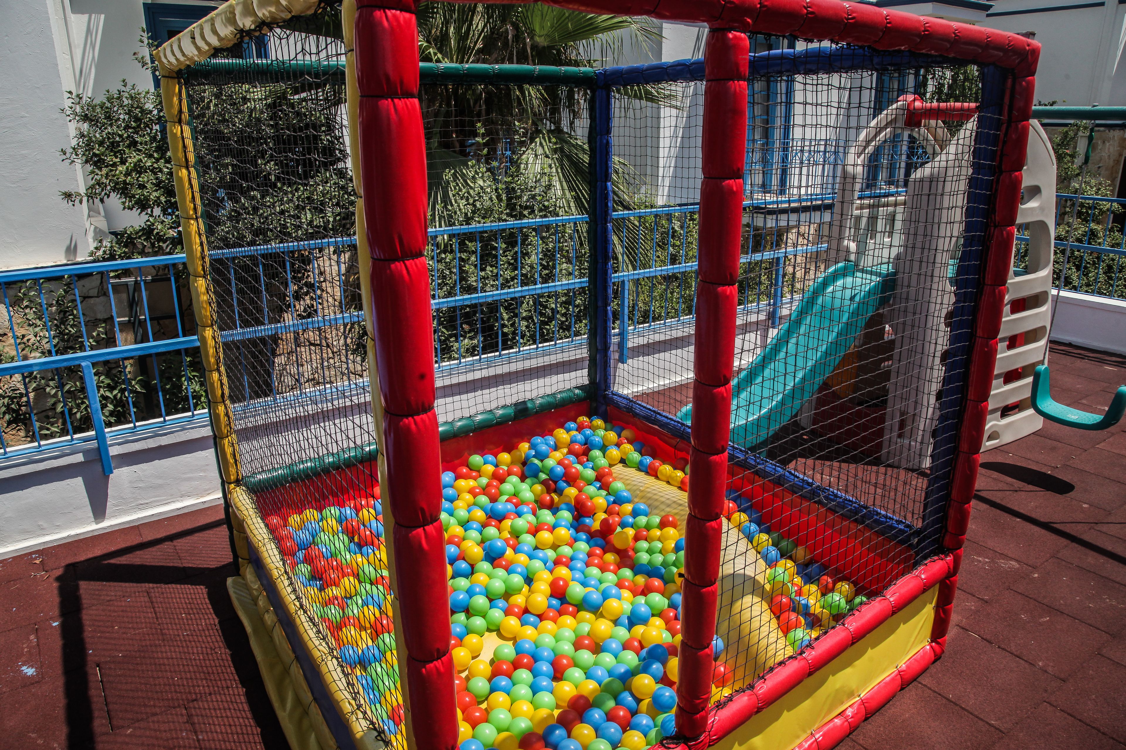 children’s play area – outdoor