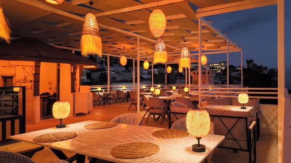 2 Restaurants, Frühstück, Mittagessen, Abendessen, türkische Küche