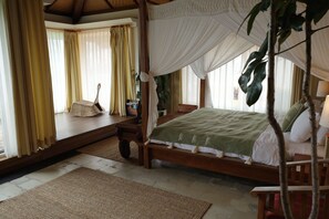 Penthouse Suite(For 2 adults only) | Down comforters, individually decorated, desk, blackout drapes - Red Garden Resort (Hengchun)