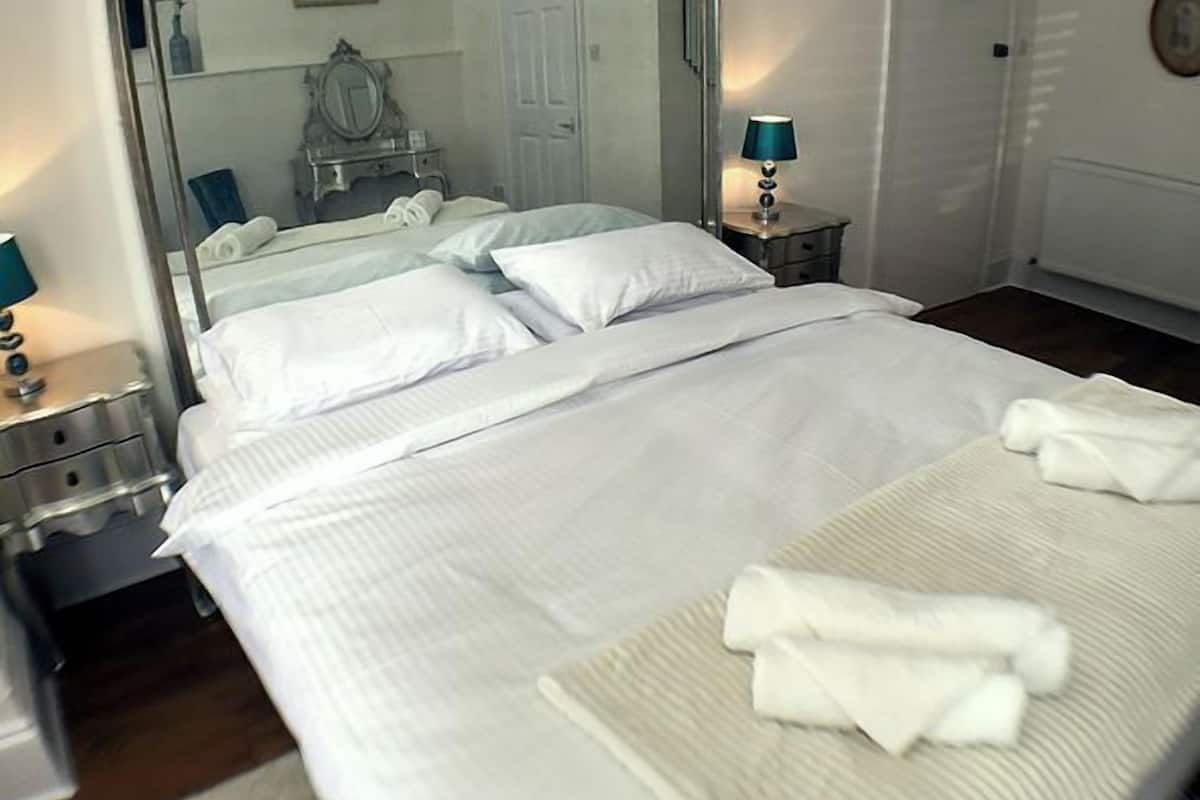 double room | desk, iron/ironing board, free wifi