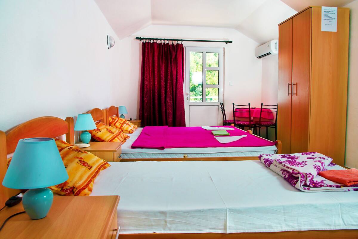 Apartment, 1 Bedroom (3 Adults) | Desk, iron/ironing board, cribs (free), WiFi (free)