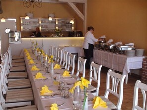 Daily buffet breakfast for a fee