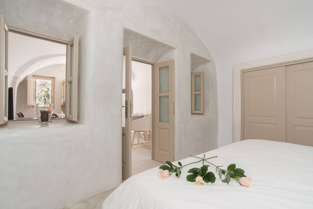 apanemo suite by k7k with exterior hot tub | premium bedding, minibar, in-room safe, individually decorated