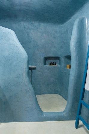 Apanemo Suite by K7K with Exterior Hot Tub | Bathroom | Shower, rainfall showerhead, designer toiletries, hair dryer