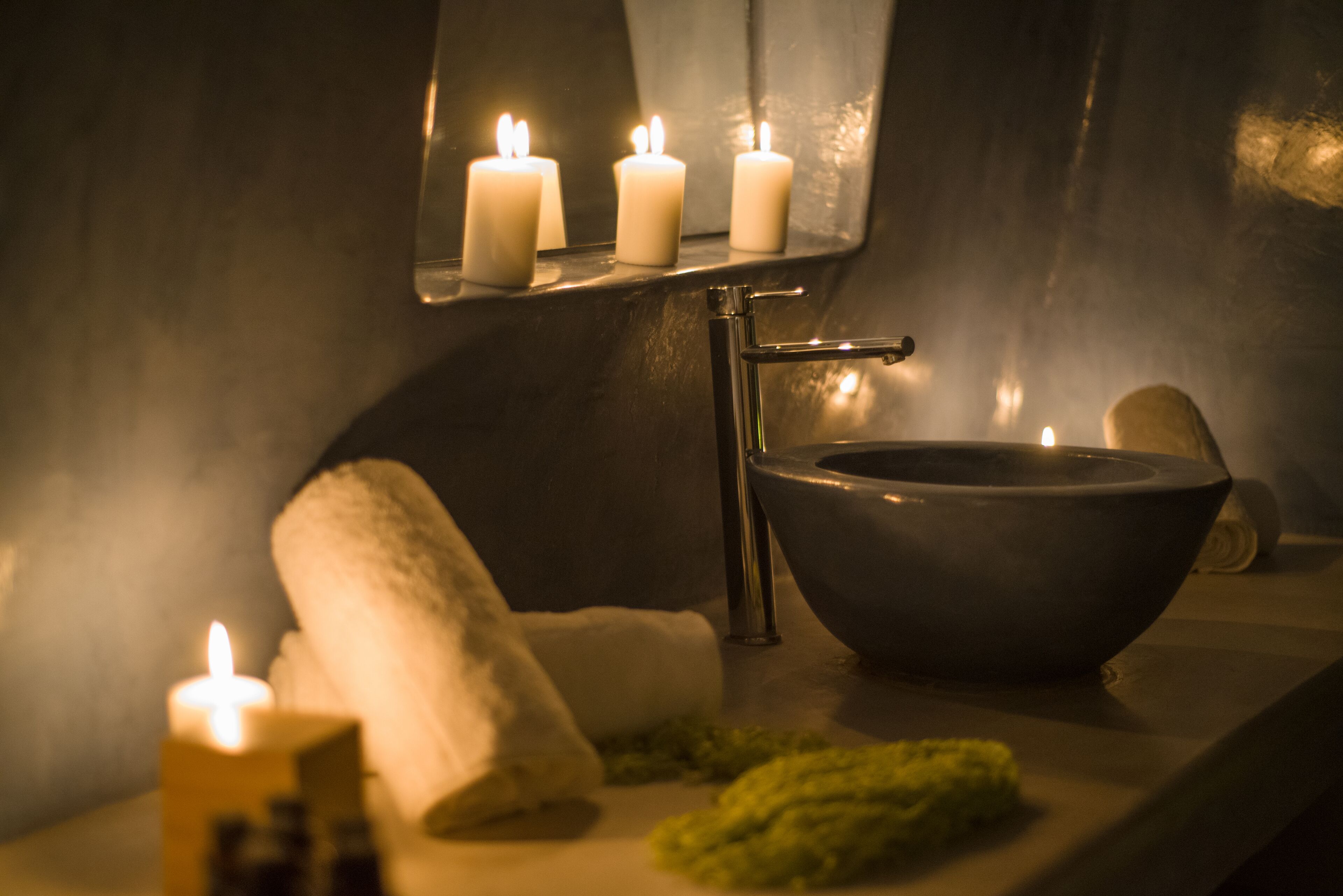 apanemo suite by k7k with exterior hot tub | bathroom | shower, rainfall showerhead, designer toiletries, hair dryer