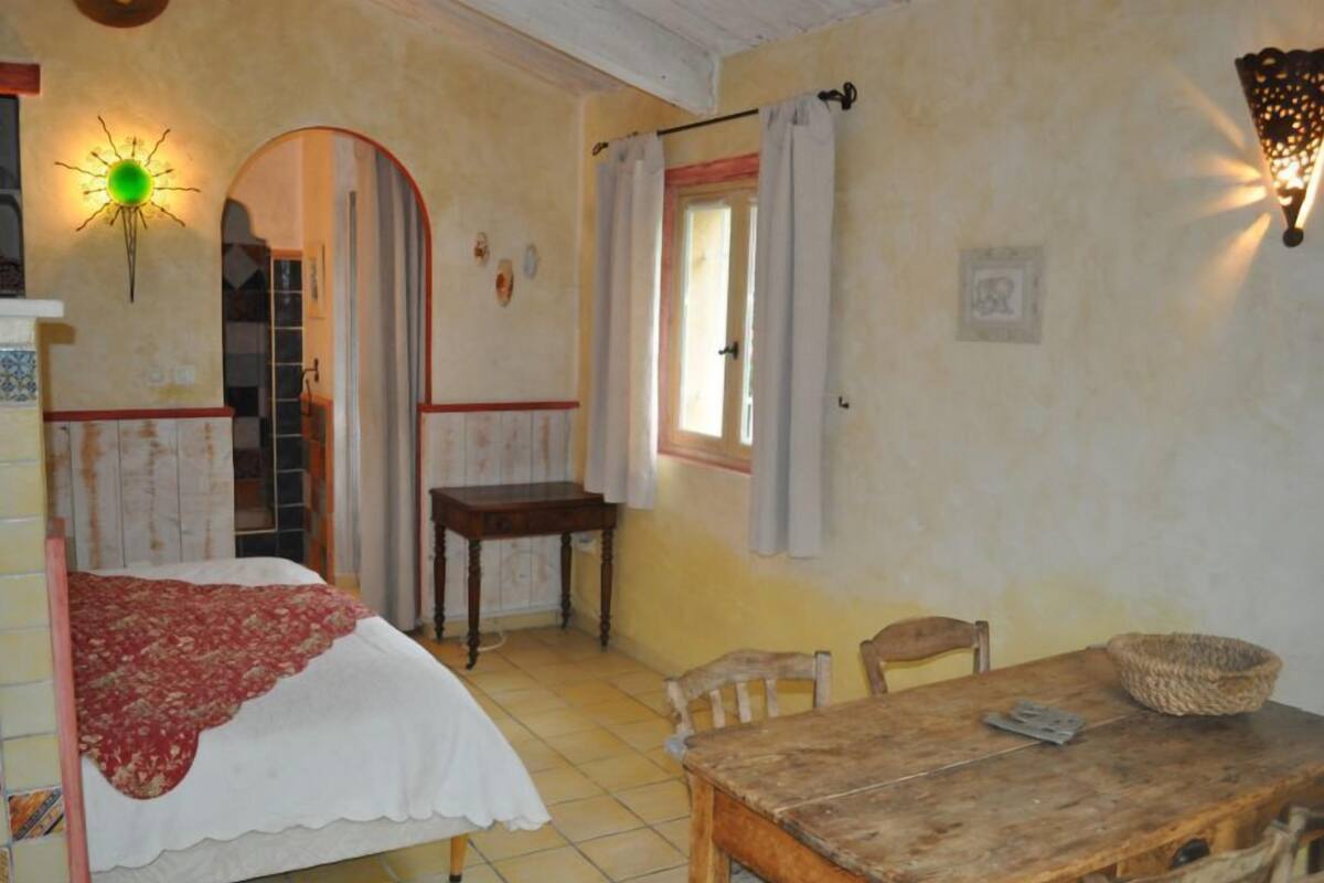 Studio, Ensuite (2 Adults) | Living area