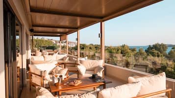 Premium bedding, minibar, in-room safe, desk