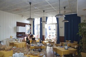 ห้องอาหารเช้า